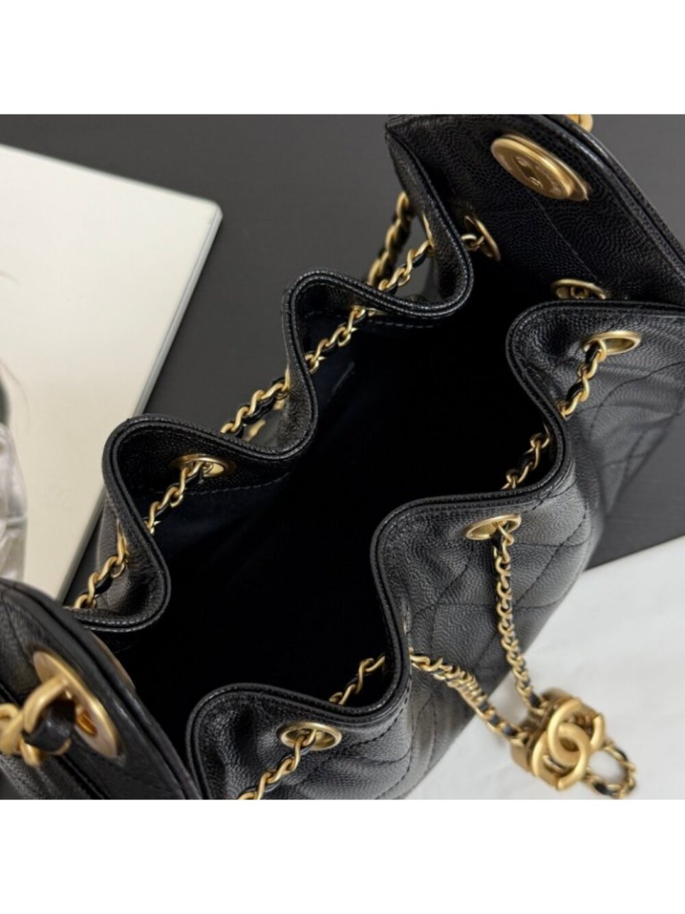 Chanel calfskin leather, black waxed leather, with chain shoulder strap, 26C Min - Picture 8 of 9